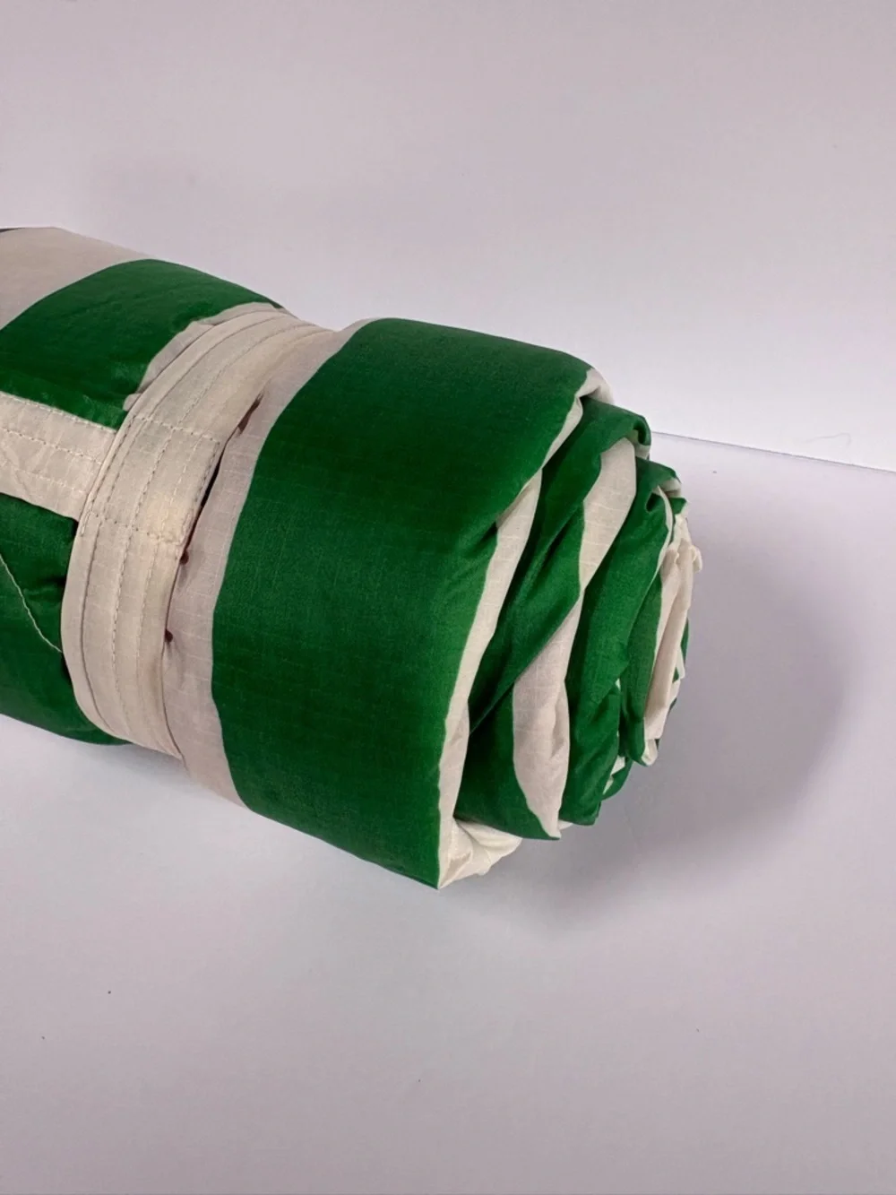 NWOT BAGGU Puffy Picnic Blanket-  Green Painted Stripe pattern